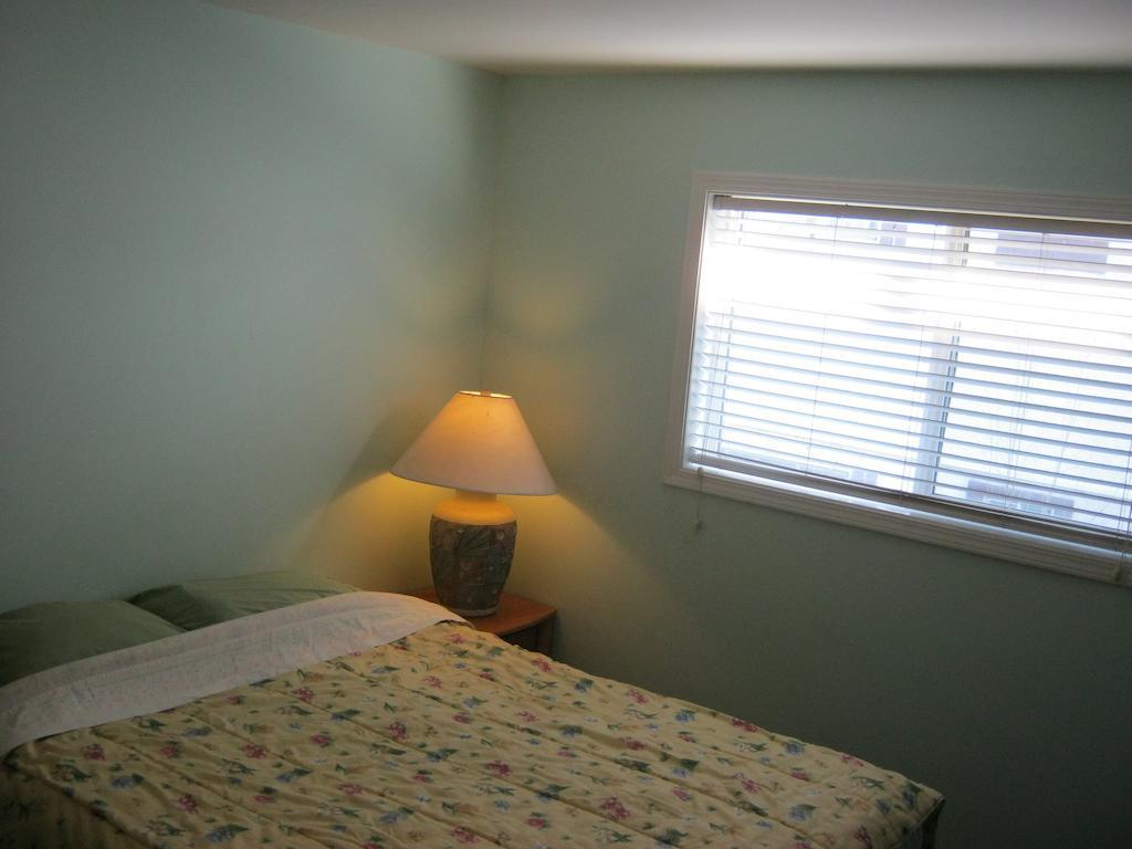 Kelowna Okanagan Lake Hostel Екстериор снимка