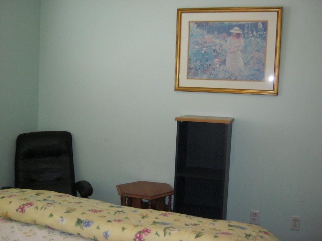 Kelowna Okanagan Lake Hostel Стая снимка