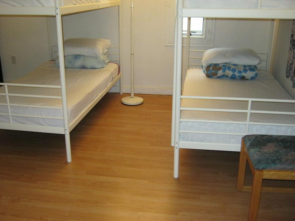 Kelowna Okanagan Lake Hostel Екстериор снимка