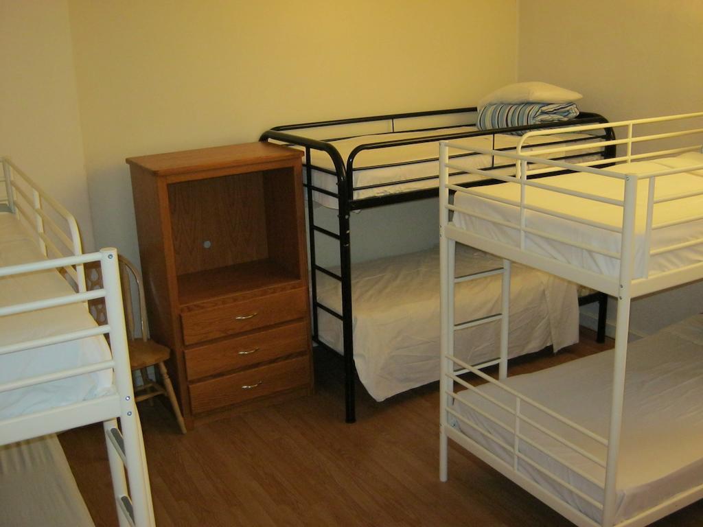 Kelowna Okanagan Lake Hostel Екстериор снимка