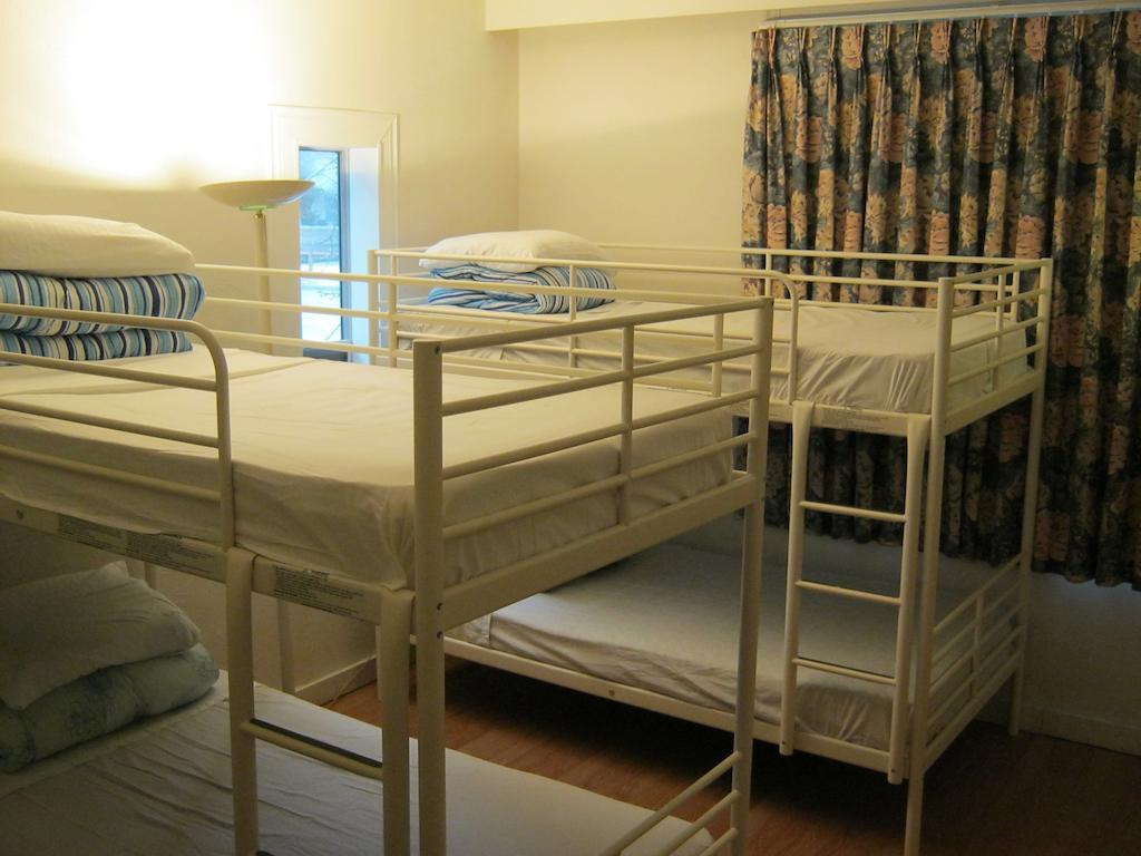 Kelowna Okanagan Lake Hostel Екстериор снимка