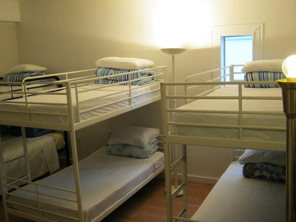 Kelowna Okanagan Lake Hostel Екстериор снимка